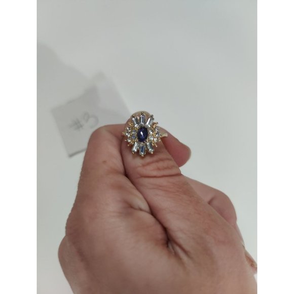 No brand / Not sure Jewelry - BNIB gold ring with black center gem (3)